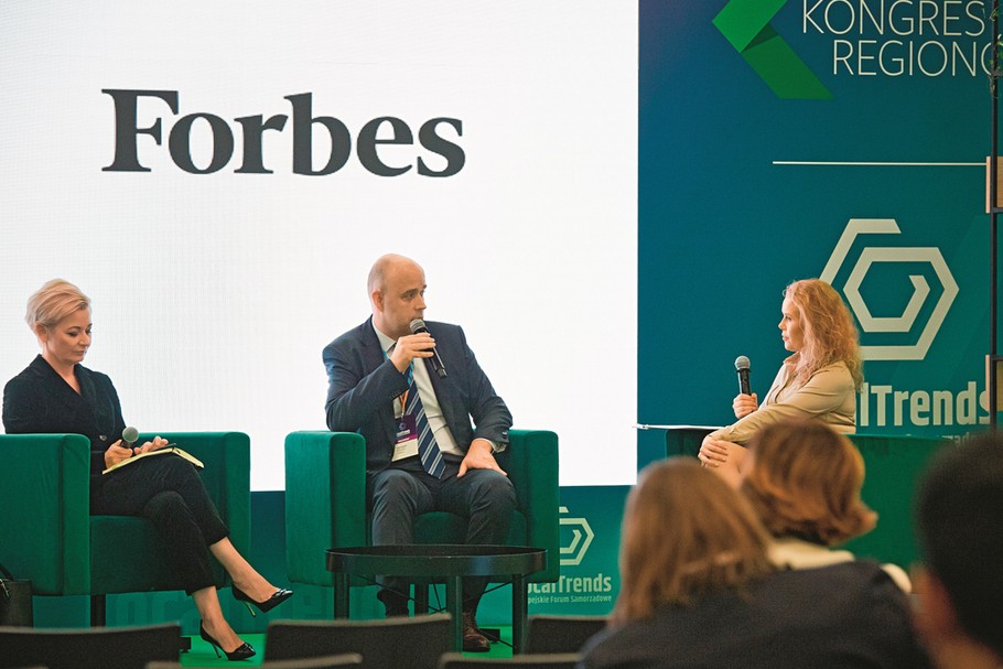 O tym, jak raportowanie ESG zmieni strategie firm, dyskutowali w czasie konferencji Local Trends (od lewej): Iwona Sroka (Murapol), Kamil Sobolewski (Pracodawcy RP) i Magdalena Krukowska („Forbes” Polska).