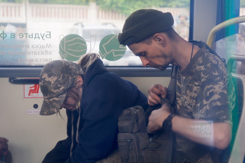 Predati ukrajinski vojnici iz čeličane "Azovstalj" u Marijupolju