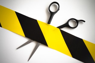 Walka fryzjerów na nożyce. Jeden z uczestników w szpitalu w ciężkim stanie