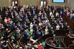 Sejm uchwalił nowelizację budżetu na 2023 rok