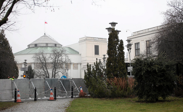 Sąd uniewinnił dwóch członków "Obywateli RP", którzy blokowali wjazd do Sejmu