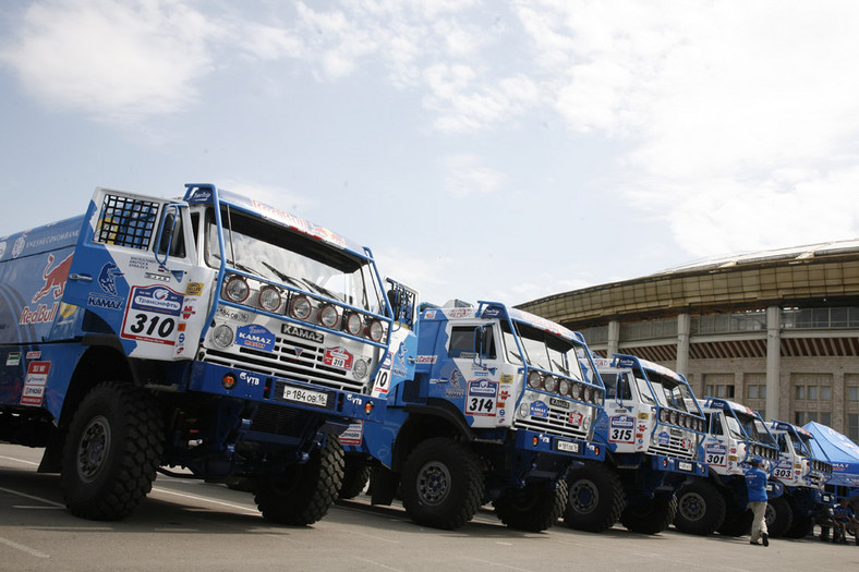 Silk Way Rally: wyprawa jedwabnym szlakiem