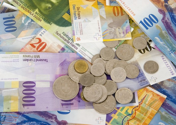 Euro i franki wracają do oferty banków