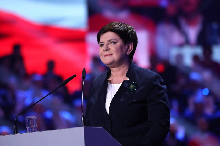 Gdzie jest broszka Beaty Szydło?