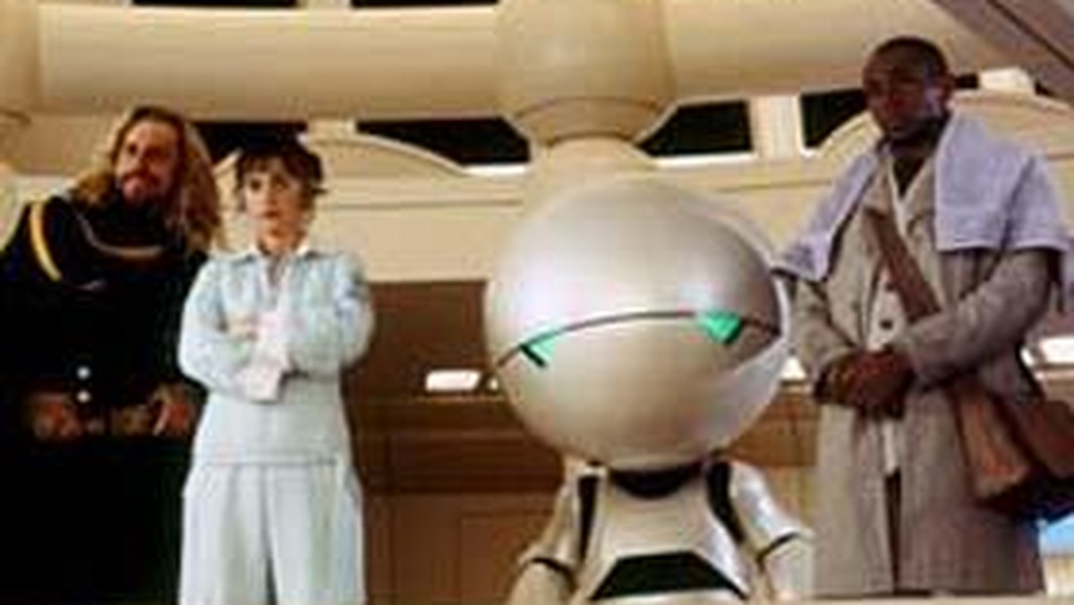 Przygodowy obraz science-fiction "Autostopem przez galaktykę" znalazł się na pierwszej pozycji amerykańskiego box office.