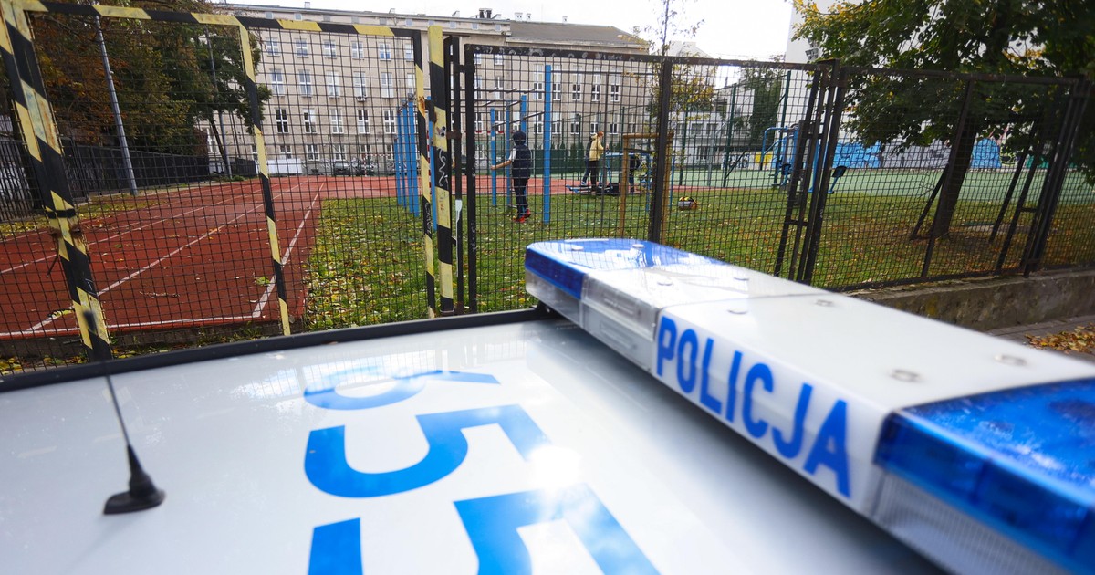 "Ty jesteś ofiarą, to oni cię krzywdzą". Tak działają na dzieci psychomanipulatorzy i radykalne grupy