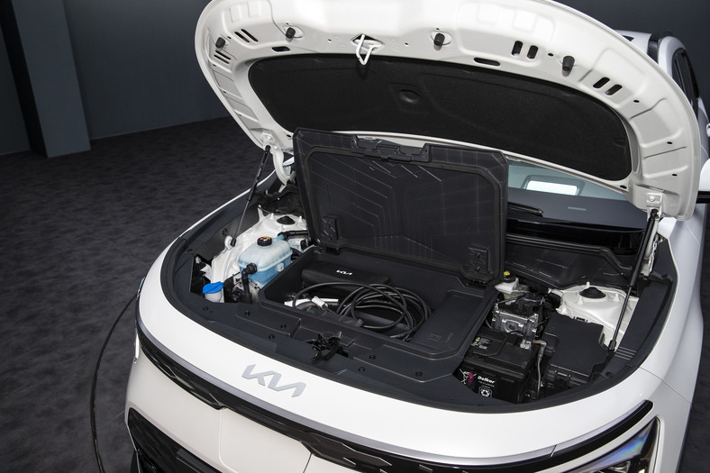 Kia Niro w wersji elektrycznej ma dodatkowy, 20-litrowy przedni bagażnik.