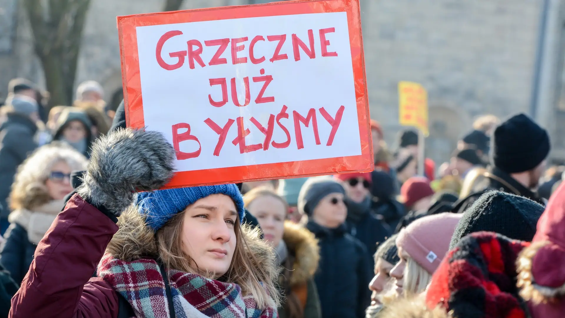 "Nie jestem brzydka, ani ładna, jestem ku*wa wściekła!" O co walczą kobiety na Manifie?