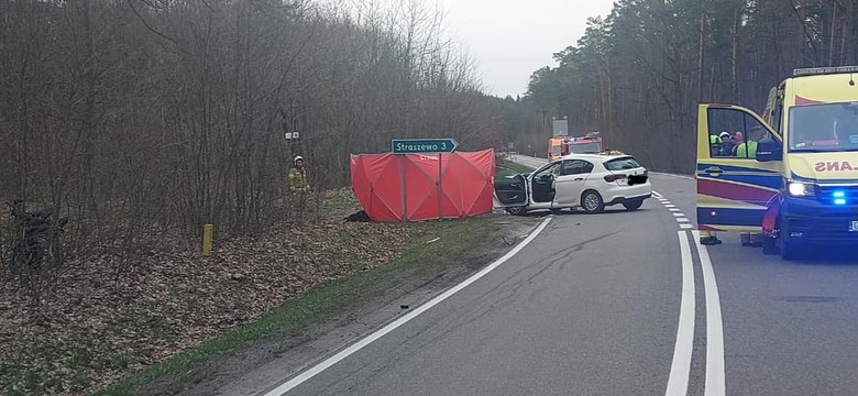 Tragiczne zderzenie samochodu z motocyklem. Nie żyje 81-latek