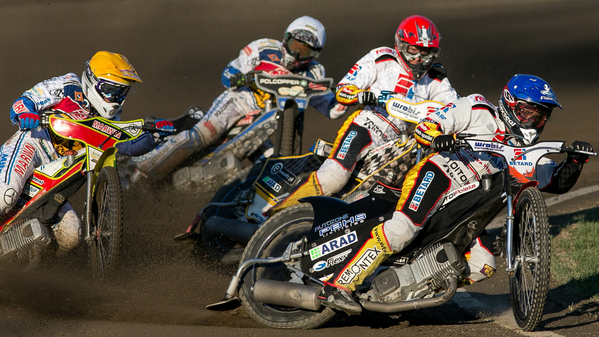 Stal Gorzów pokonała 57:33 Betard Spartę Wrocław w XVII kolejce Enea Speedway Ekstraligi. Najwięcej punktów dla gospodarzy wywalczył Matej Zagar - 14. Dla Betardu Sparty dziesięć "oczek" wywalczył Fredrik Lindgren. Gorzowianie tym zwycięstwem zapewni sobie udział w fazie play-off.