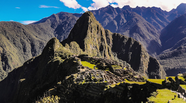 Machu Picchu lakóinak genetikája nem dönti el az etnikai hovatartozásukat, de azt megmutatja, hogy az Inka Birodalom különböző részein belül különálló volt az eredetük. Ez pedig arra utal, hogy itt nem egy szervesen kifejlődött közöség élt, amelyet az uralkodó meglátogatott. Éppen fordítva lehetett, az inka parancsára épült telepítést benépesítették a birodalom minden szegletéből érkezett emberek. / Fotó: NorthFoto