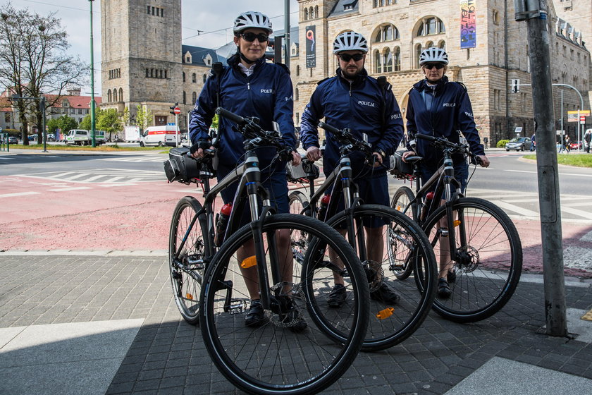 Policjanci z poznańskiej drogówki przesiedli się na rowery