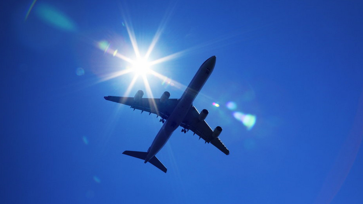 Airbus A320 linii Air France ledwie uniknął zderzenia z dronem podczas podchodzenia do lądowania na lotnisku Charlesa de Gaulle'a w Paryżu. Do zdarzenia miało dojść 19 lutego - podała francuska komisja lotnicza BEA.