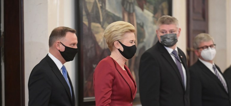 W TAKIM kolorze trudno wyglądać dobrze. Ryzykowana stylizacja Agaty Dudy