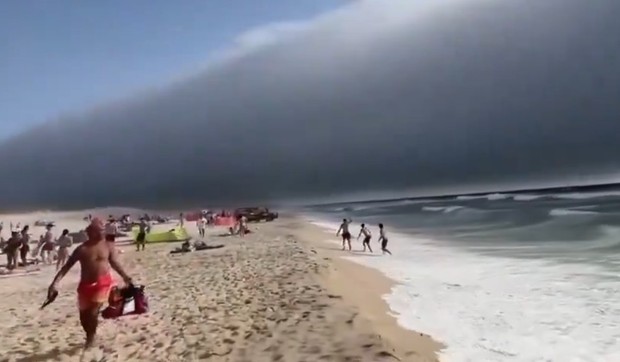 Obala Portugalije pod udarom valjajućeg oblaka