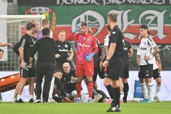 Trener Legii ma pretensje do sędziego Marciniaka. Chodzi o zderzenie Tobiasza z Jędrzejczykiem