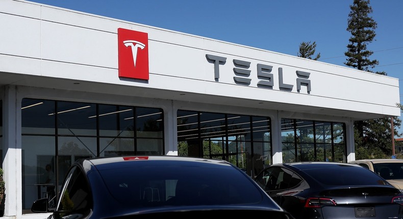 Teslas parked outside a showroom.Justin Sullivan/Getty Images