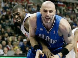 Dwa punkty Gortata i porażka Magic