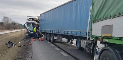 Tiry zderzyły się na Mazowszu. Nie żyje kierowca