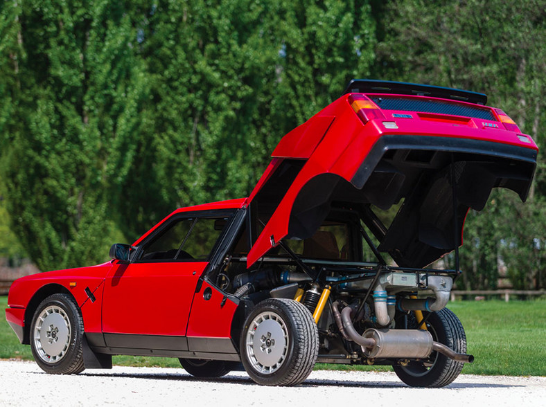 Lancia Delta S4 Stradale