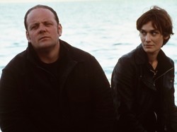 A gdy się zejdą, raz i drugi, kobieta po przejściach, mężczyzna z przeszłością...