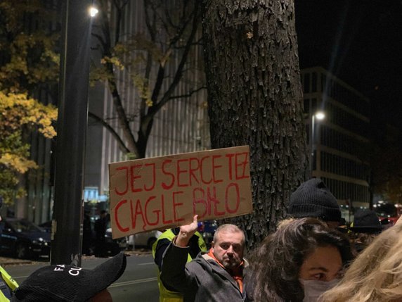 Protest przed Trybunałem Konstytucyjnym 1 listopada 2021 r.