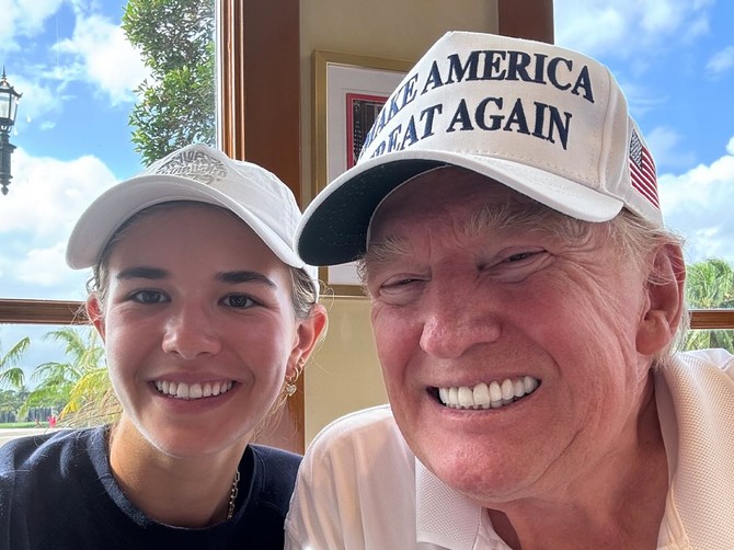 Donald Tramp sa unukom Kai