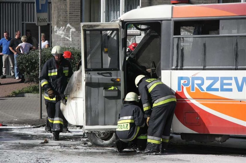 Warszawa. W centrum płonął bus