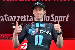 Dainese wygrał 17. etap Giro d'Italia, Thomas nadal liderem
