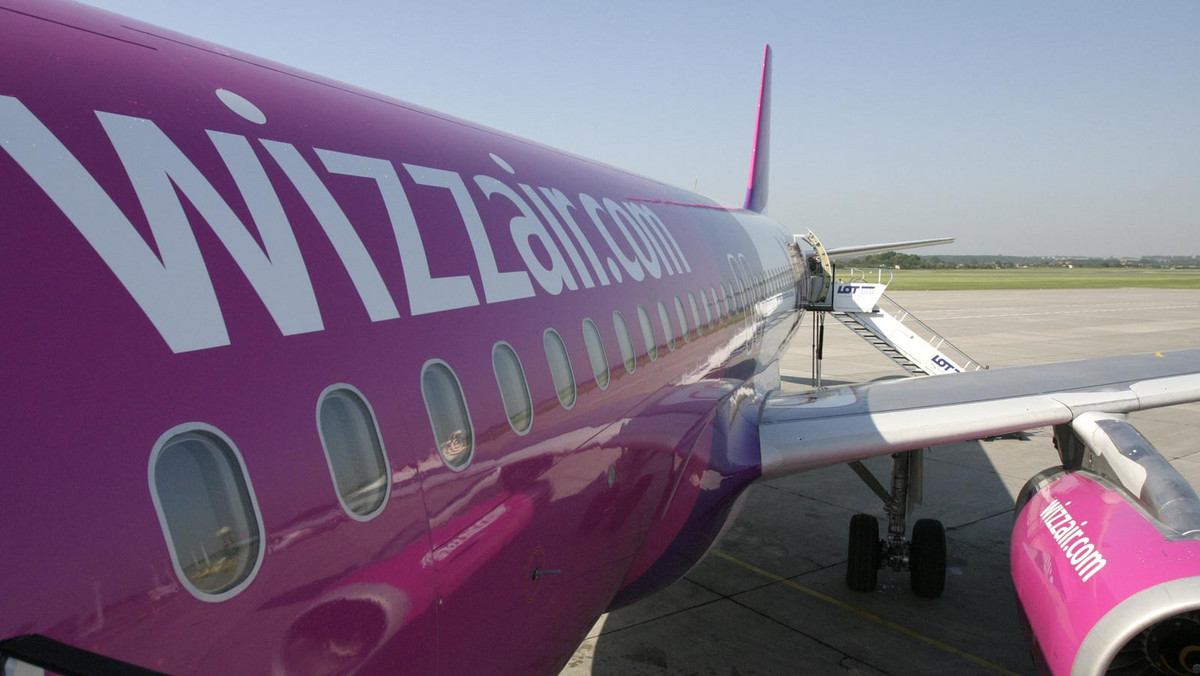 Wizz Air, oprócz standardowych korzyści, oferuje swoim klientom możliwość uczestnictwa w programie WIZZ Discount Club. Oznacza to jeszcze tańsze bilety lotnicze oraz dodatkowe atrakcyjne warunki promocyjne.
