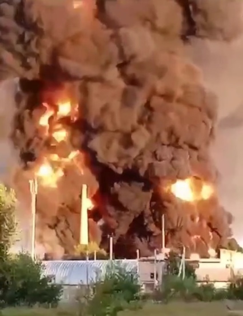 Kalač na Donu, Volgogradska oblast, zapaljeno skladište nafte