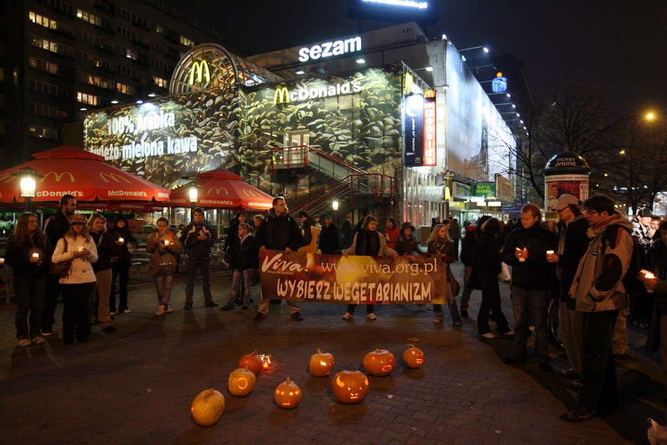 WARSZAWA WIECZÓR WSZYSTKICH ZJEDZONYCH HAPPENING