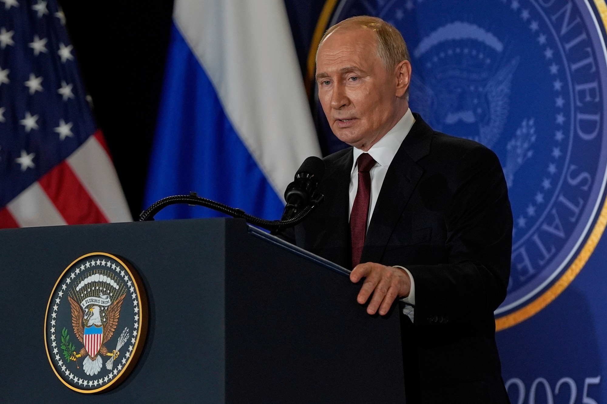 Putin na tlačovej konferencii s Trumpom.
