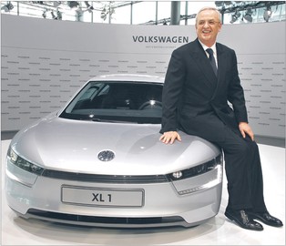 Martin Winterkorn prowadzi Volkswagena do zwycięstwa