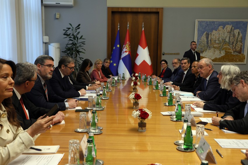 Sastanak delegacija