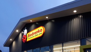 Wszystkich Świętych 2025: Biedronka, Lidl i Aldi wydłużają godziny pracy. Sprawdź, do której czynne sklepy 31 października – 2 listopada