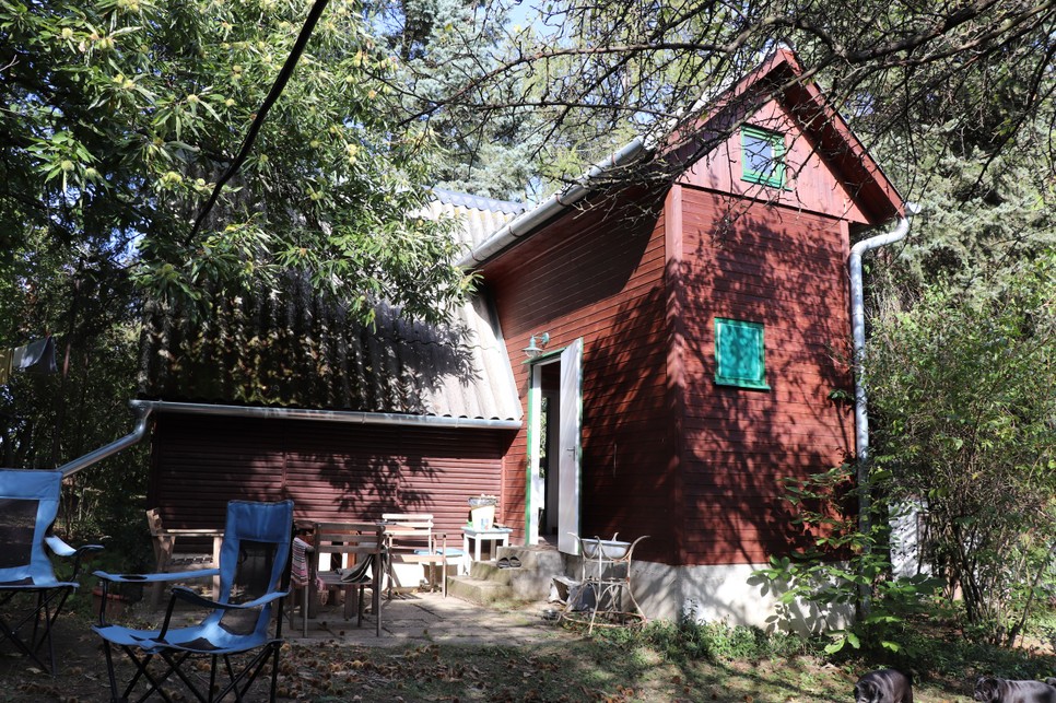 Nyírő Niki megálmodta és megvalósította, így a Kerekerdő házikó bárki nyugalmát is kényelmét is szolgálja