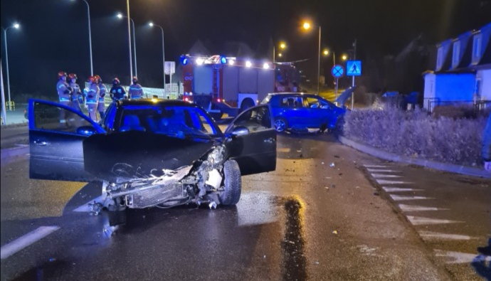 Zderzenie dwóch pojazdów na głównej ulicy w Drawsku Pomorskim