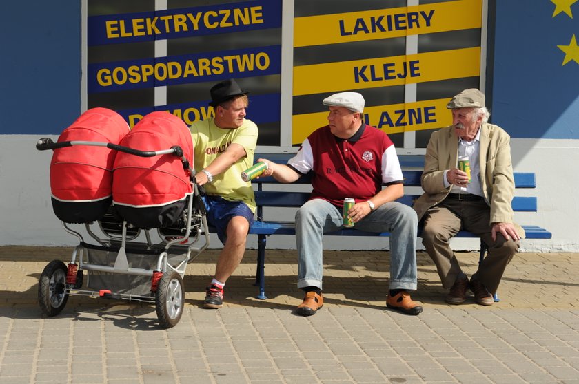 Słynni ławeczkowi myśliciele z „Rancza” 