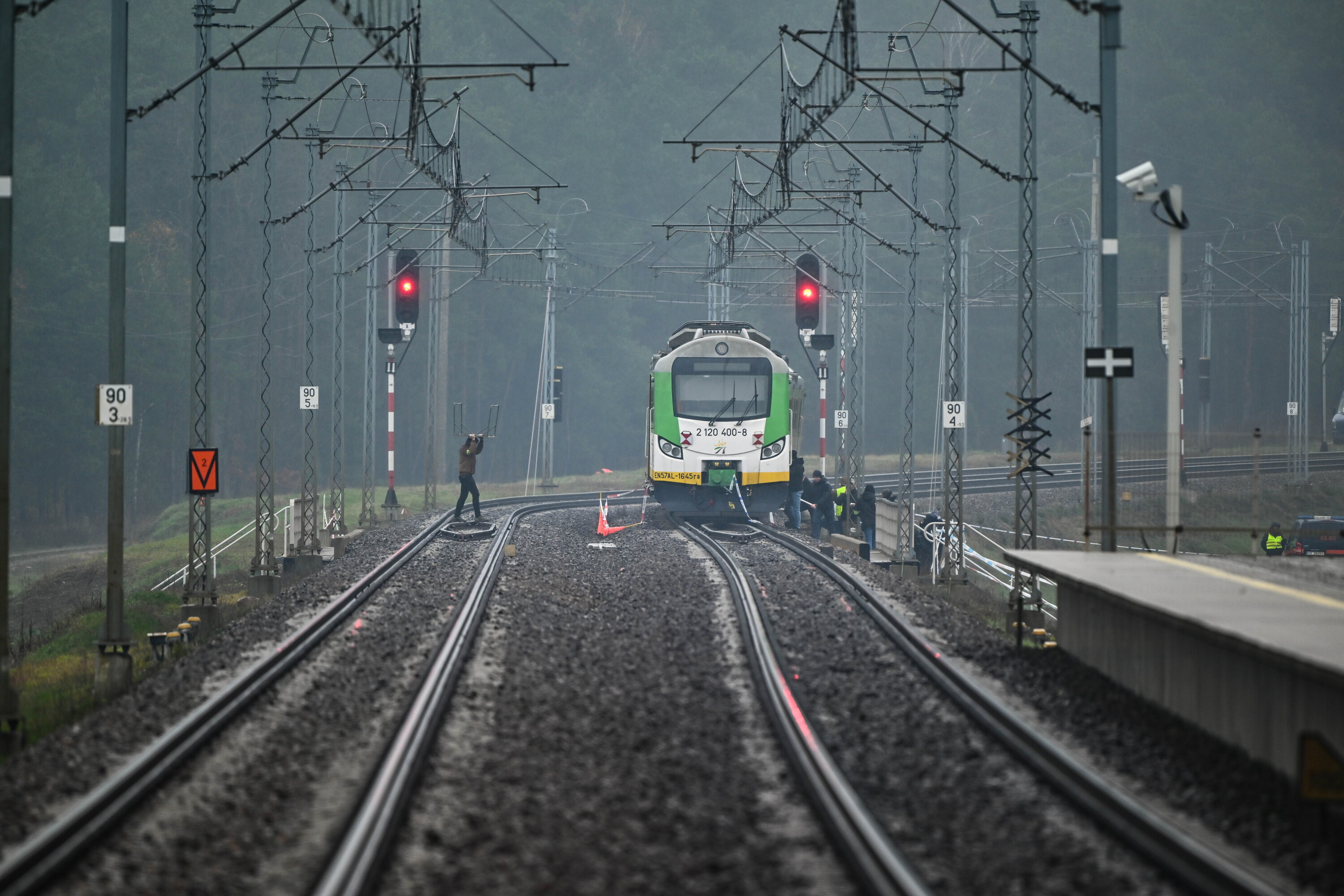 Sabotaż kolejowy na zlecenie Rosji: Sąd aresztuje dwóch mężczyzn