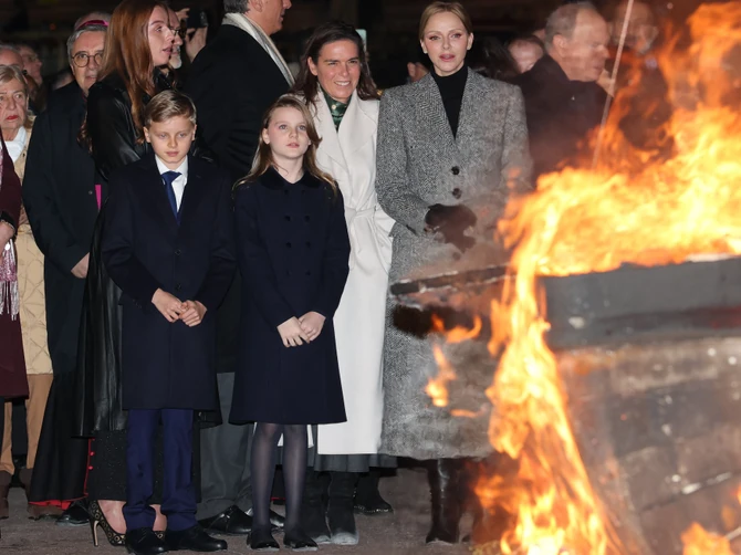 Blizanci Žak i Gabrijela pomogli su roditeljima da zapale brodić