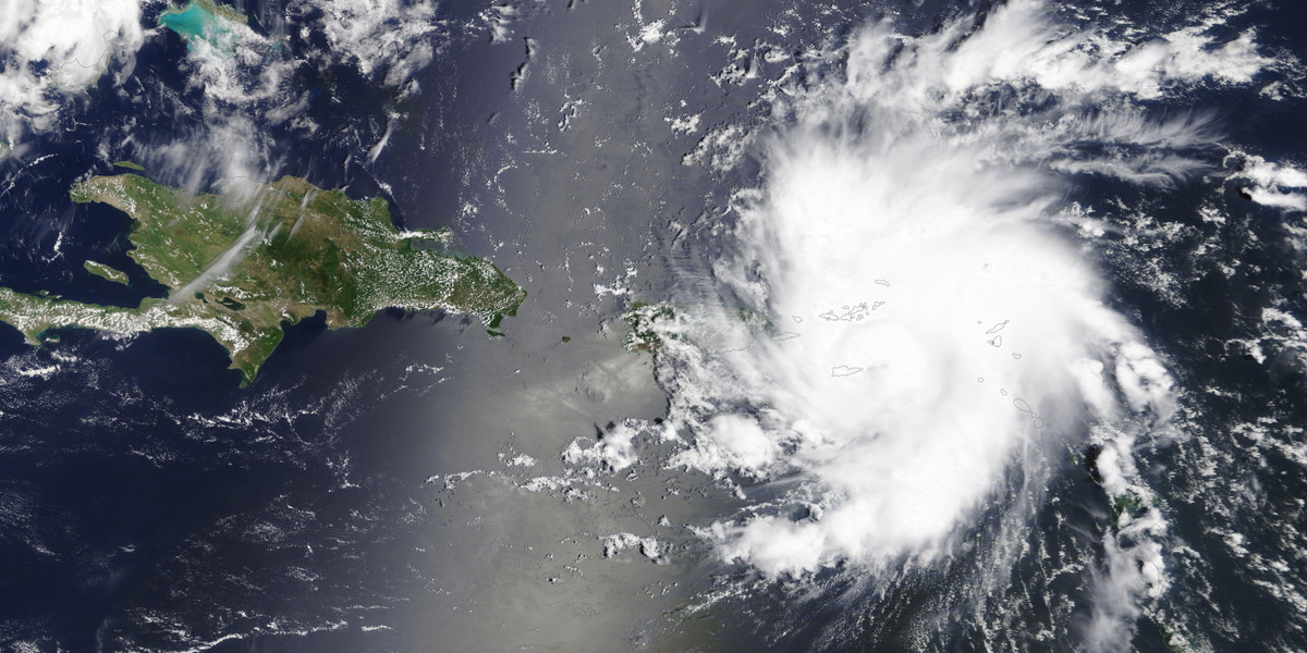 Zdjęcie satelitarne NASA huraganu Dorian nadciągającego do wschodniego wybrzeża Portoryko 28 sierpnia br. 