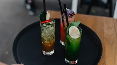 Azjatyckie drinki podbijają Polskę. Jak smakuje Thai Sour czy Wi-Taj Cosmo?