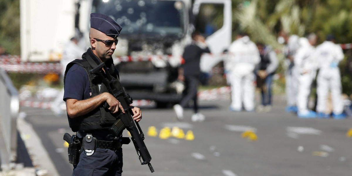Francuska policja zatrzymała byłą żonę zamachowca z Nicei