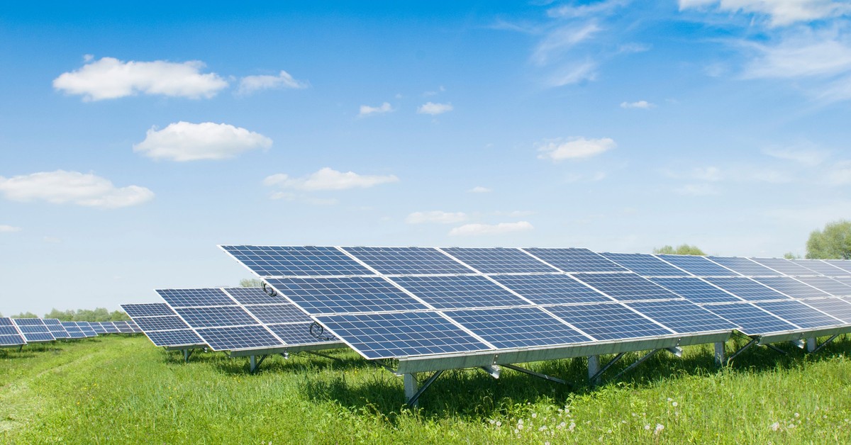 Dlaczego urzędy każą płacić podatek od fotowoltaiki? Podatnicy wciąż popełniają ten błąd