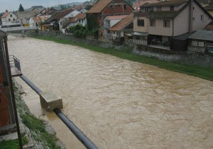501025_valjevo-vanredna-odbrana-od-poplava-kolubara-u-centru-valjevafoto-predrag-vujanac