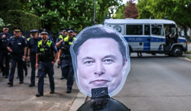 Slika Ilona Maska na prvomajskom protestu u Berlinu 