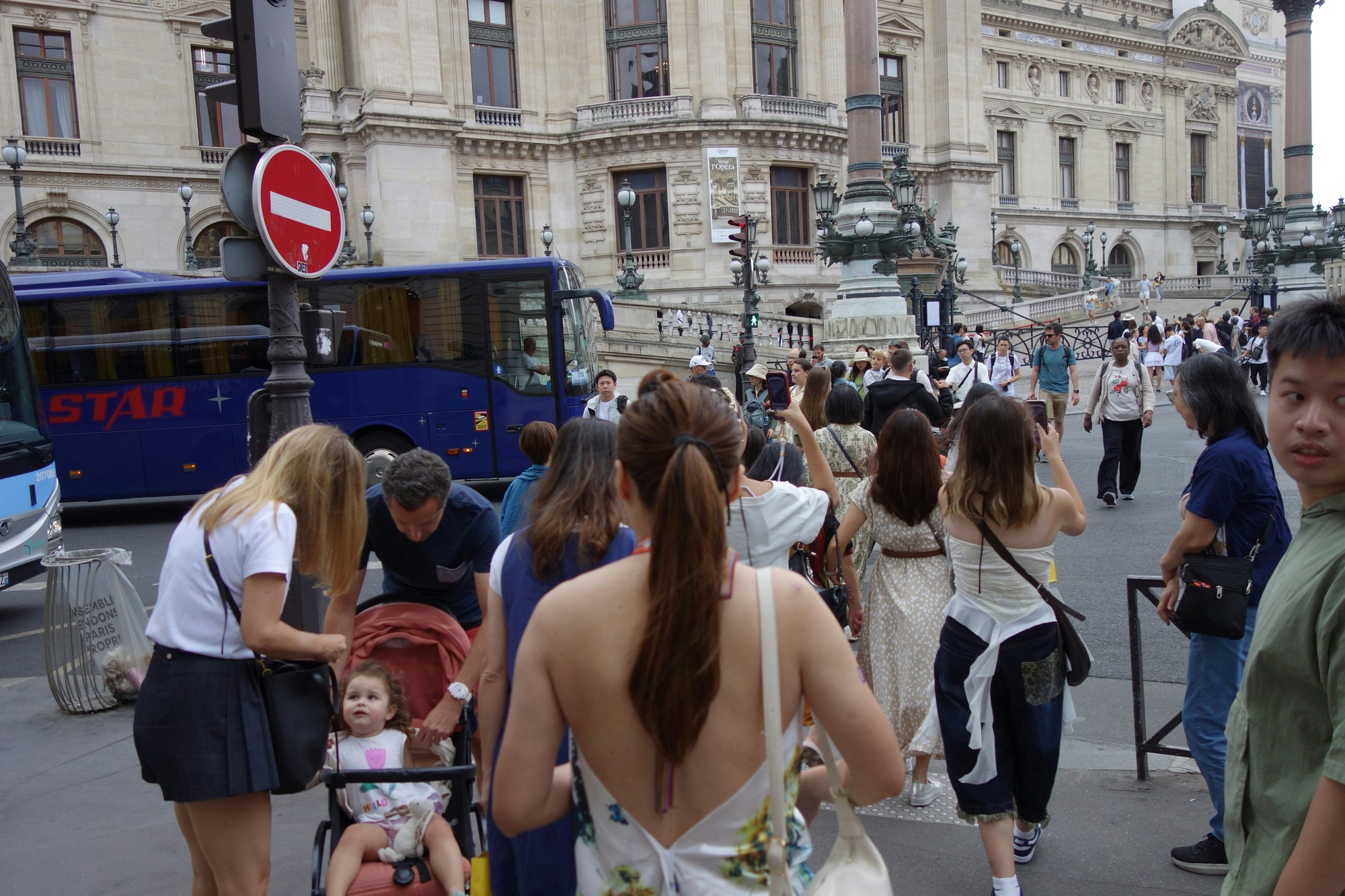 Byť turistom neznamená len navštevovať nové miesta, ale predovšetkým prejavovať rešpekt ku kultúre a ľuďom, ktorých stretávate.