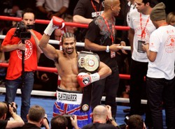 Haye posłał na deski Harrisona i obronił pas