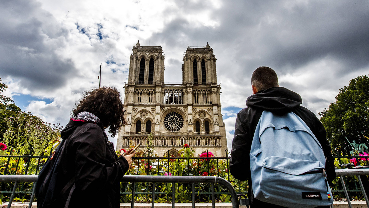 Francuskie Zgromadzenie Narodowe ostatecznie przyjęło kontrowersyjny projekt zmian w przepisach, pozwalający na odbudowę w ciągu 5 lat, jak tego chce prezydent Emmanuel Macron, katedry Notre Dame w Paryżu.